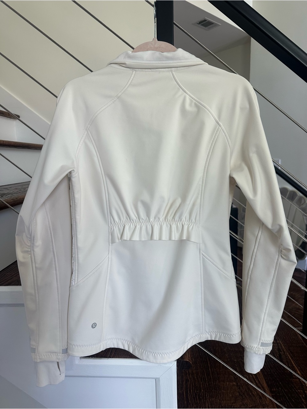 Lululemon Wind Runner Softshell Jacket Ruffle Detailing White | Size: 6 - Picture 3 of 16